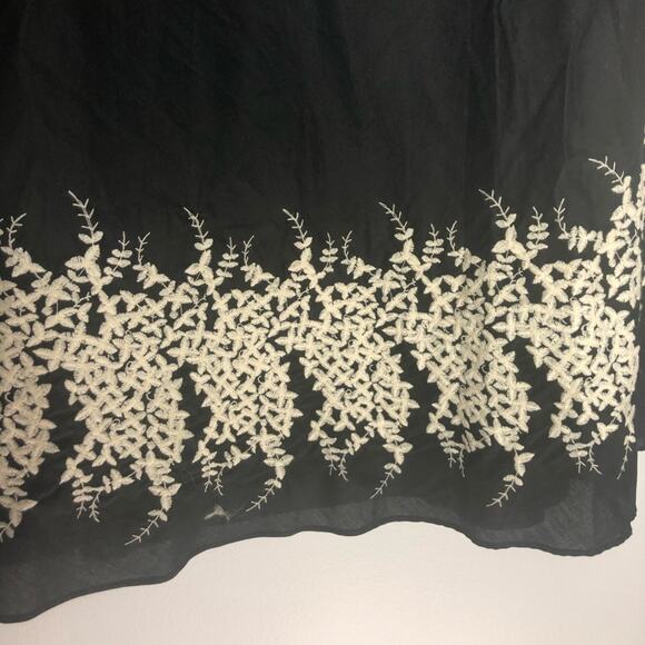 Covington Floral Embroidered A Line Skirt Black 18 - Picture 6 of 7